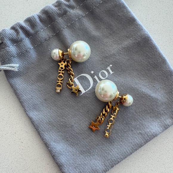Dior Pearl Earings - Picture 2 of 3